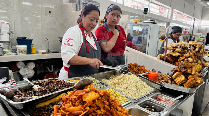 Homemade dishes at an Ecuadorian market