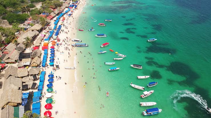 Barú and Playa Blanca